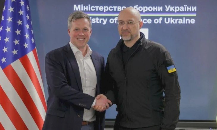 Pentagoni zbarkon në Ukrainë! Kievi do të japë Donbasin dhe do të përgjysmojë ushtrinë?