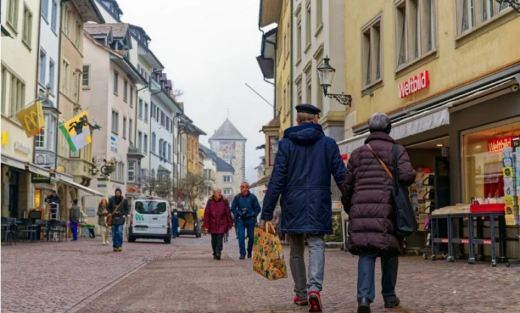 Për çfarë kursejnë banorët e vendit më të shtrenjtë në Evropë, edhe pse çdo person i 7-të është milioner?