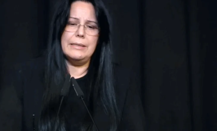 Përcjellja e ish kryeministrit/ Xhoana Nano: Sot dita më e errët e jetës…