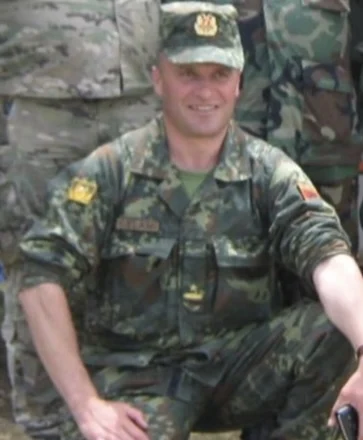 Përdorte taksinë për të furnizuar grupet kriminale me armë dhe drogë, arrestohet ish-ushtaraku në Tiranë