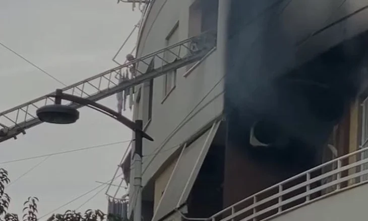 Përfshihet nga flakët banesa në Fier, lëndohet një foshnjë, Policia nis hetimet