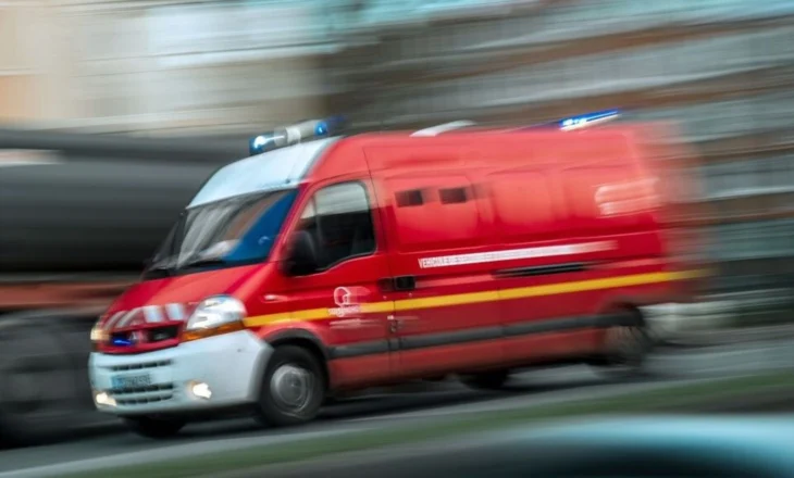 Përfshihet nga flakët një ndërtesë 3-katëshe në Francë, humbin jetën 5 persona, mes tyre dhe një i mitur