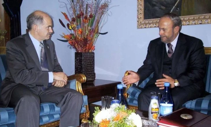 “Përjetoi përndjekje dhe burgosje”/ Ish-kryeministri grek kujton bisedat me Nanon, ja për çfarë i fliste