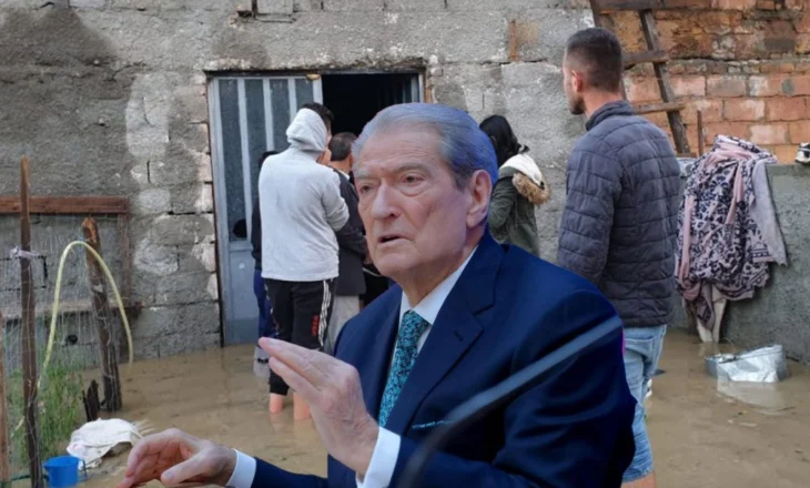 Përmbytjet në disa qytete të Shqipërise/ Berisha: Qytetarët janë lënë në mëshirë të fatit