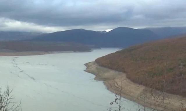 Përmirësohet situata hidrike, Liqeni i Fierzës rritet me 13 metra në një javë