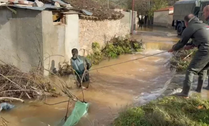 Pesë fshatra në Dropull të izoluar nga përmbytjet, banorët pa shërbime bazë pas shembjes së urës së Glinës