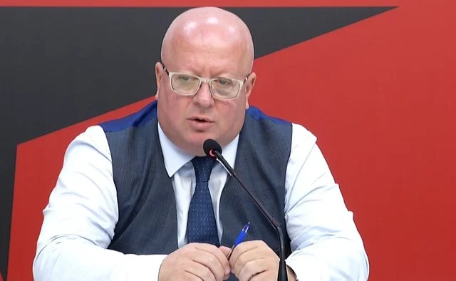 Pezullohet Balluku/ Gjokutaj godet Ramën: Manovër djallëzore për të shmangur Ballukun dhe për të shpëtuar veten