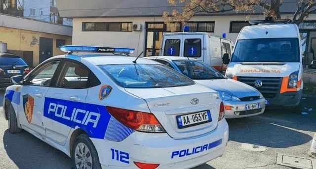 Plagosi rëndë me thikë 30-vjeçarin në Vlorë/ Arrestohet në kohë autori, bie në pranga edhe një tjetër