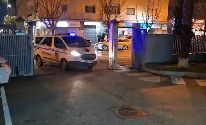 Plagosje me armë zjarri në Durrës, qëllohet një 33-vjeçar