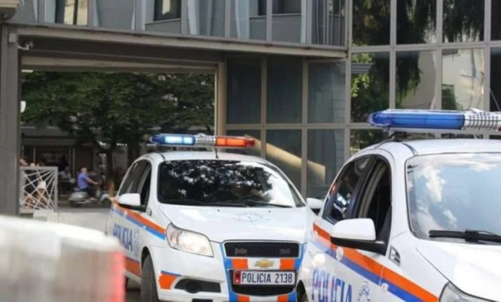 Plagosje me thikë në orët e para në mëngjesit në Vlorë, pranga dy autorëve (EMRAT)