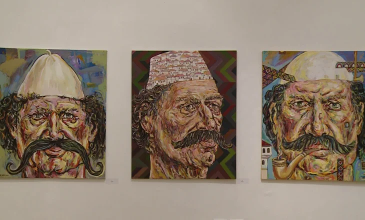 Plisi, qeleshja apo qylafi, ekspozita e artistit Karaj në Galerinë e Arteve i paraqit ato në të gjitha format