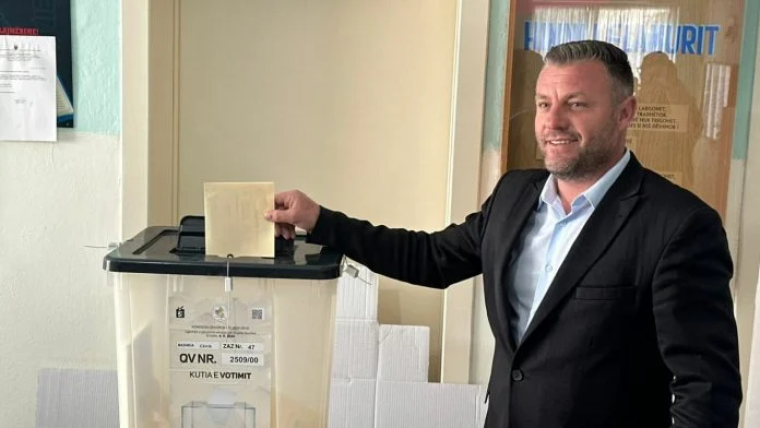 “Po intimidohen votuesit”, kandidati në Cërrik thirrje policisë të marrë masa