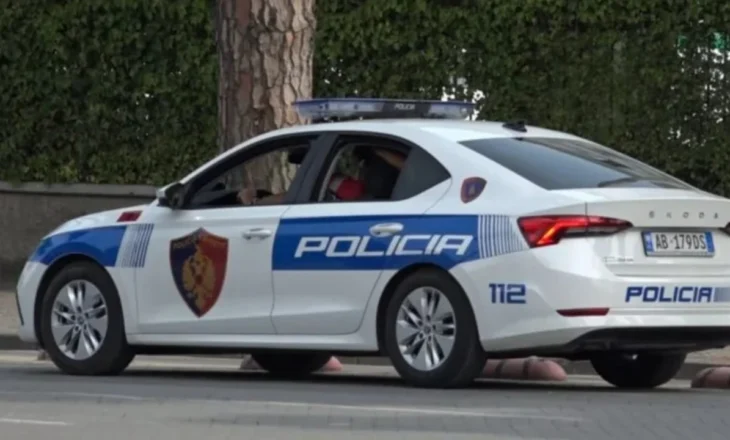 “Po lëviz i armatosur”, si u pikas nga policia 23-vjeçari/ Në “BMW” iu gjet armë, në shtëpi lëndë narkotike