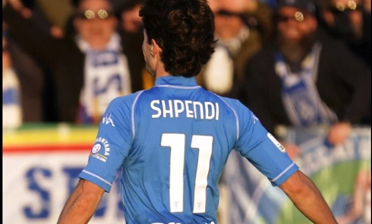 Po presin ftesën, dy kuqezinjtë “përshëndesin” Sylvinho-n me golat e radhës (video)