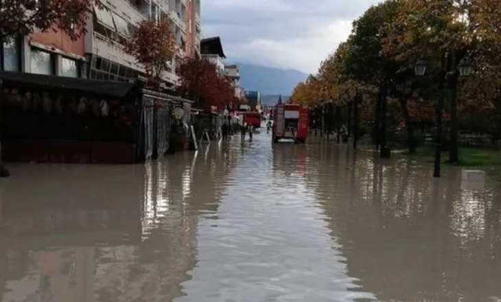 Pogradec/ Prezencë uji në katet e para në lagjen “1 Maji”, reagon bashkia