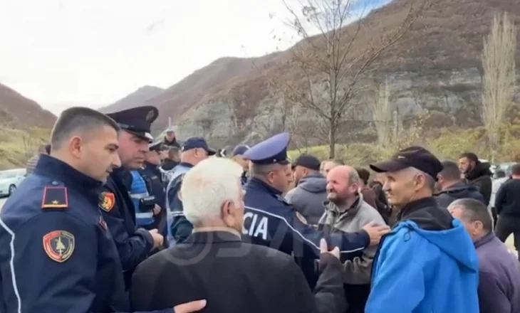 Policia e rilindjes po ndalon edhe protestat/ Kërkonin rrugë, shteti procedon penalisht 8 nga banorët e fshatrave të Korçës