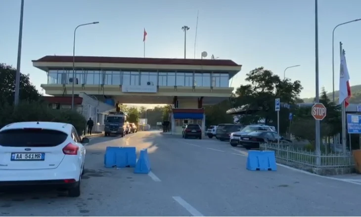 Policia Kufitare ndalon autobusin e linjës Athinë-Tiranë, sekuestron dhjetëra valixhe