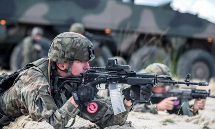 Polonia do të stërvisë ushtarakisht rreth 400.000 persona  në vitin 2026