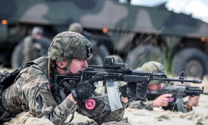 Polonia do të stërvitë ushtarakisht rreth 400.000 njerëz në vitin 2026