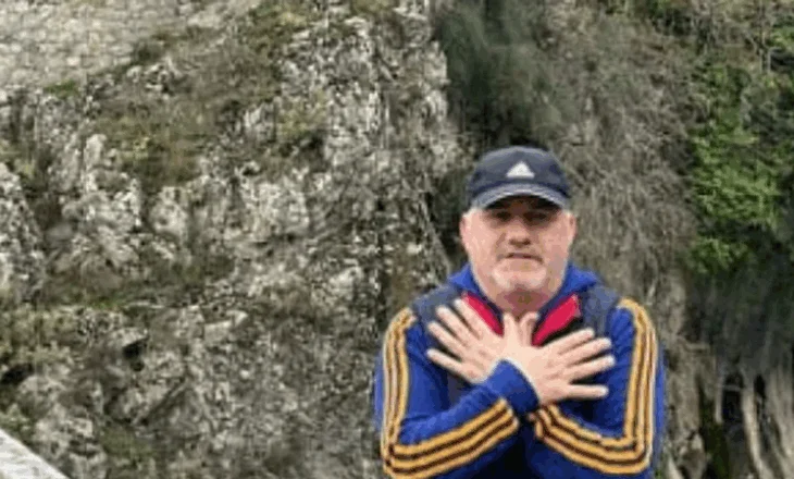 Postimi që provokoi Greqinë, Protothema: Në Konicë 2024, protestoi publikisht mungesën e një flamuri shqiptar