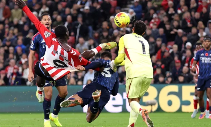 Premier League/ Sunderland “frenon” Arsenal-in, Chelsea mund Wolves e ngjitet në vendin e dytë