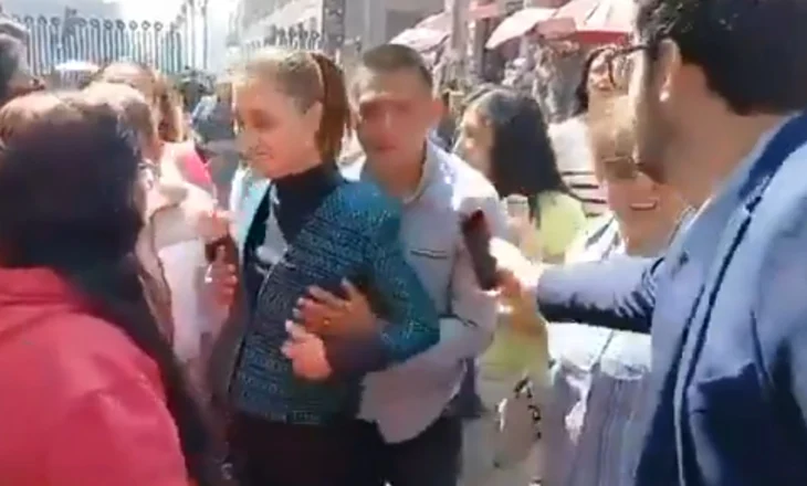 Presidentja ngacmohet në rrugë, burri e kap nga gjoksi dhe përpiqet ta puthë