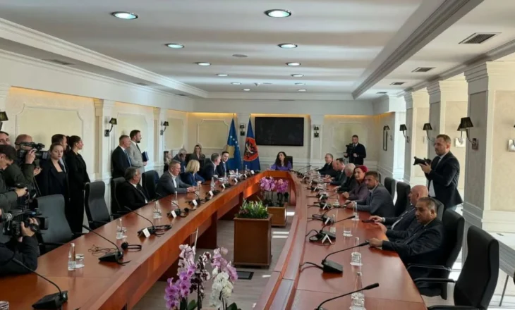 Presidentja Osmani shpërndan Kuvendin, Kosova në zgjedhje të jashtëzakonshme më 28 dhjetor