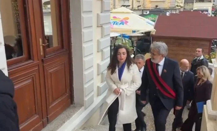 Presidentja Vjosa Osmani vizitë në Shkodër, pritet nga kryebashkiaku Benet Beci