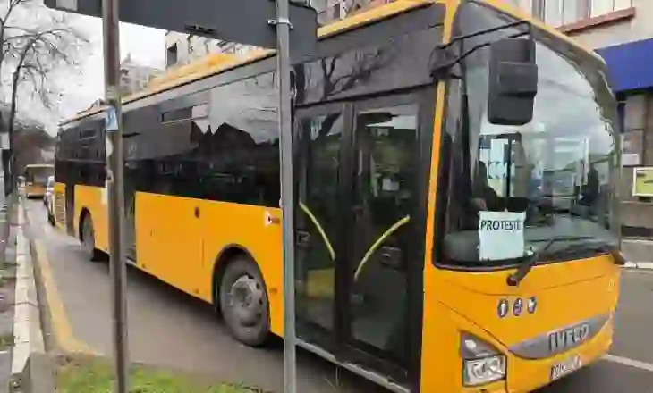 Prishtina në kaos, transporti publik do të jetë i pezulluar edhe nesër
