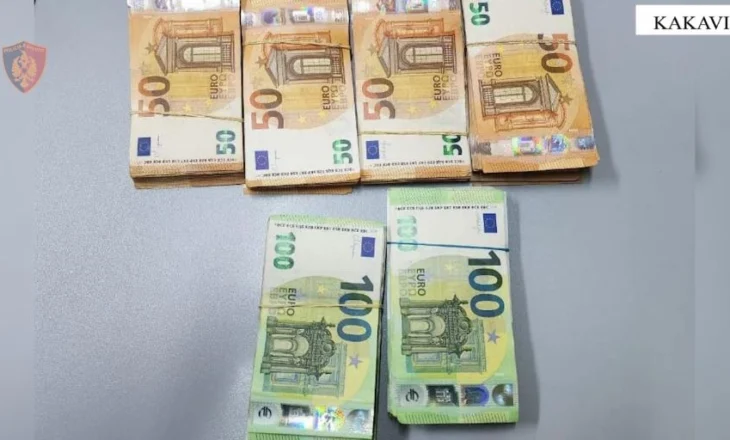 Procedohet penalisht 44-vjeçari në Kakavijë/ Tentoi t’i kalonte në kufi pa i deklaruar, sekuestrohen 42 mijë euro