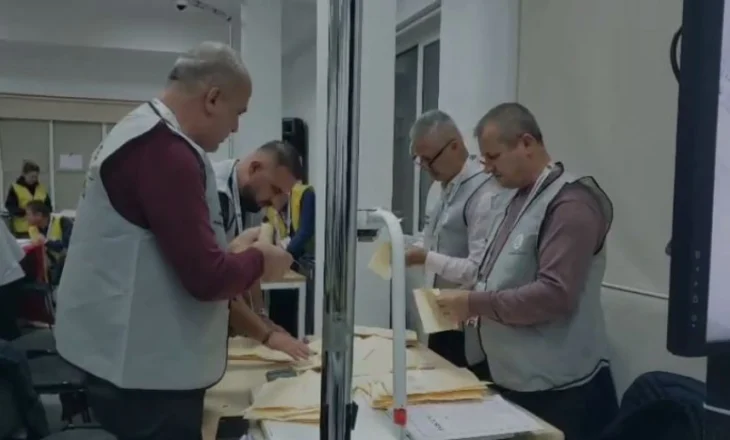 Procesi i numërimit në Berat, socialisti Ervin Ceca thellon diferencën me kandidatin e pavarur