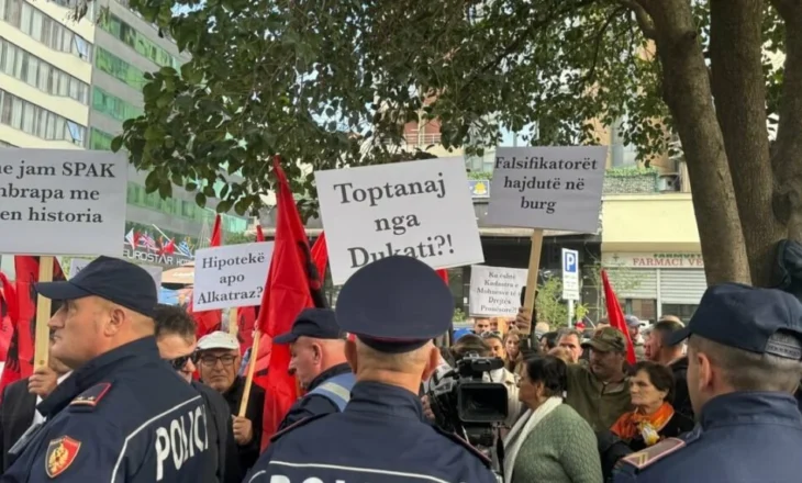 Protesta e banorëve të fshatrave të Vlorës para SPAK