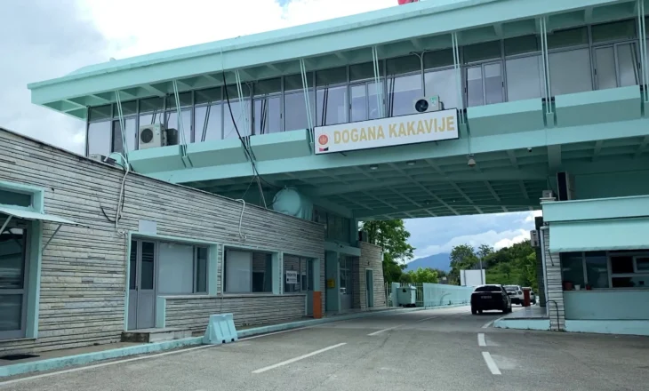 Protesta e fermerëve grekë në Kakavijë, autoritetet njoftojnë pezullimin e punës për 4 orë