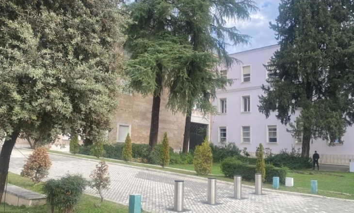 Protesta e opozitës, blindohen dyert e kryeministrisë, policia: Akset rrugore që do të bllokohen