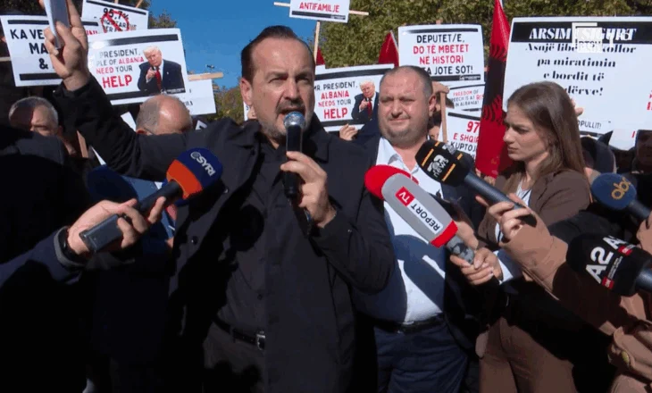 Protestë para Kuvendit kundër projektligjit për barazinë gjinore: Po shkatërroni familjen tradicionale