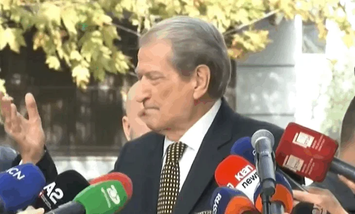 “Pse u fshinë serverat e 21 Janarit?”, Berisha ‘ia ngec’ Gardës: Ç’punë ka Kryeministria?!