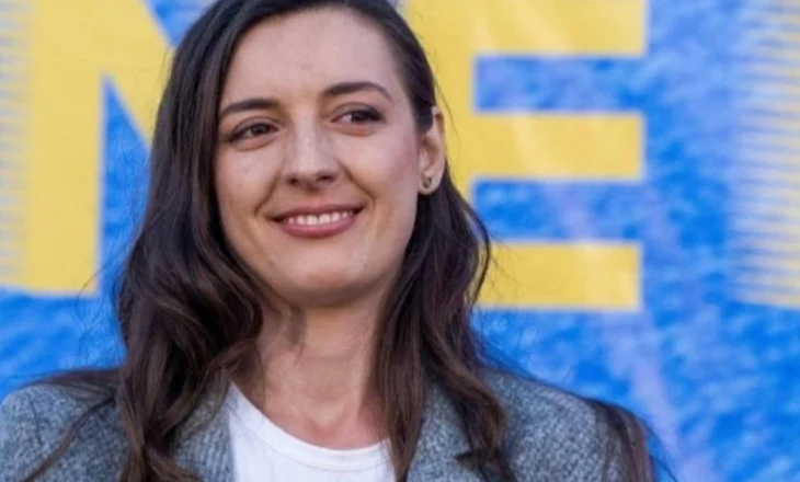 Punësimi në kompaninë e Sigurisë u bë viral në rrjet, Zegjine Çaushi publikon CV e saj: Kam qenë juriste, paga ime…