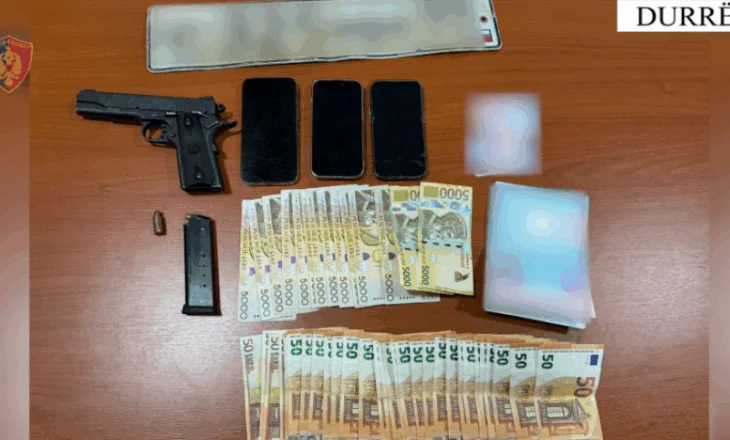 Qarkullonin të armatosur dhe me automjet të blinduar/ Durrës, arrestohen dy të rinjtë