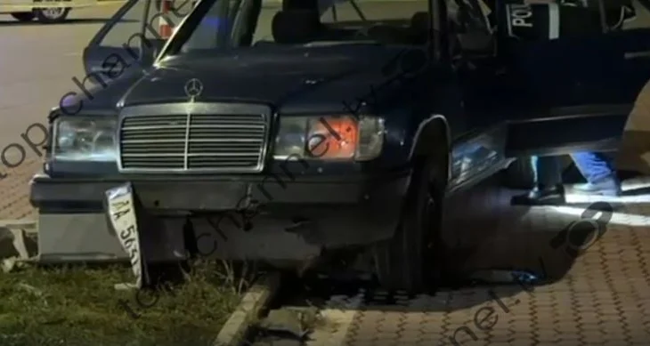 Qëllohet me armë drejt një automjeti në aksin Shkodër-Hani i Hotit, shoferi humb kontrollin dhe aksidentohet