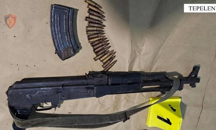 Qëlloi me kallash në ajër pas një konflikti me një person, pranga 42-vjeçarit në Tepelenë