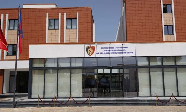 Qëlluan me armë drejt shtëpisë së një personi, shpallen në kërkim dy autorët në Shkodër