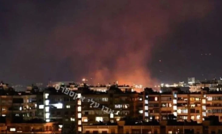 Qielli i Damaskut ndriçohet nga shpërthimet, sulme me raketa