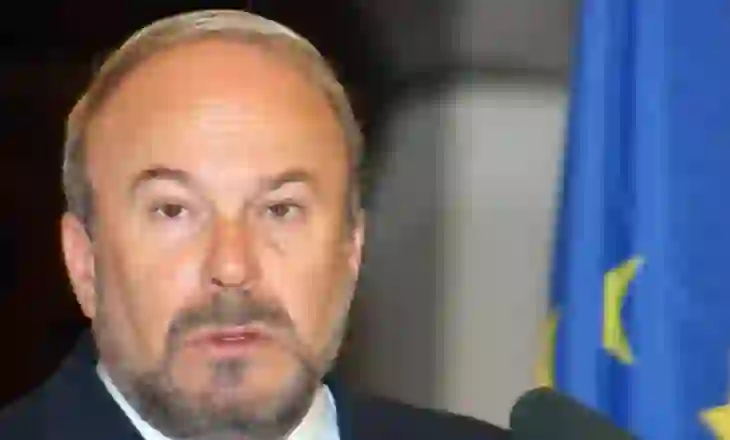 “Qoftë në qeveri apo në burg, dominoi në skenën politike”! “The Guardian”: Nekrologji për Fatos Nanon