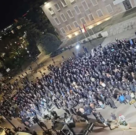 “Qytetarët e braktisën protestën e thirrur nga Sali Berisha”/ A po shkon PD drejt shuarjes, ja si përgjigjet analisti