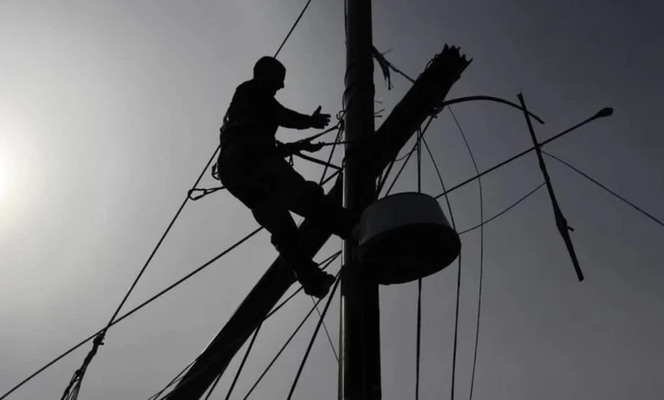 Ra në kontakt me energjinë elektrike, humb jetën punonjësi i një kompanie interneti