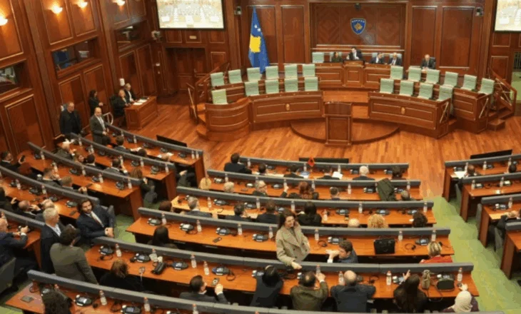 Radio “Europa e Lirë”: Kosova drejt zgjedhjeve të jashtëzakonshme