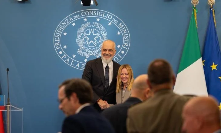 Rama kritikon fotografët italianë: Edhe ato fotot që i bëni i keni shumë të shëmtuara