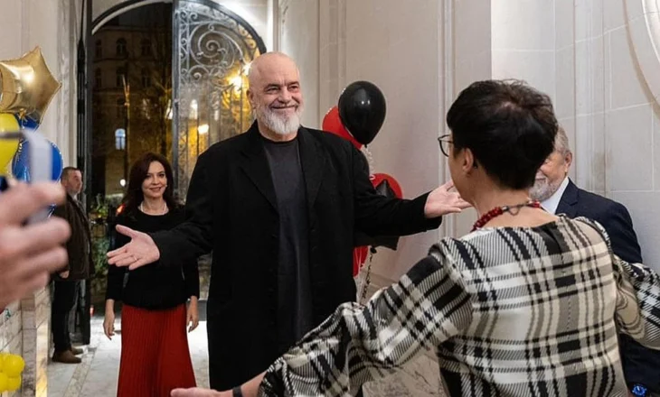 Rama ndan pamje nga mbrëmja ceremoniale e çeljes së dyerve të Misionit të Shqipërisë pranë Bashkimit Europian