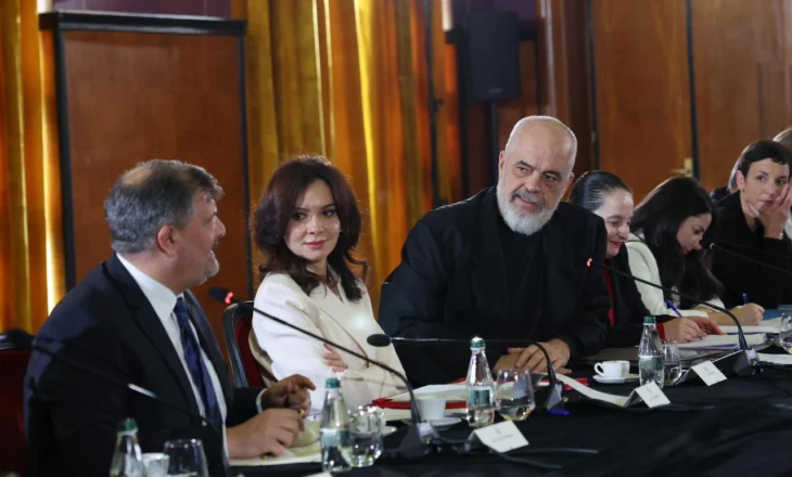 Rama pas takimit me ambasadorët e BE-së: Në fokus rruga e Shqipërisë drejt Bashkimit Evropian