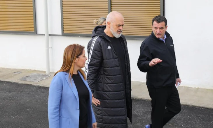Rama: Pres që Kushtetuesja ta kthejë Erion Veliajn në zyrë